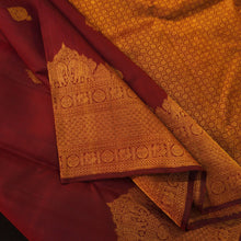 Load image into Gallery viewer, Turning Border Kanchipuram Silk Saree with Butta and Rich Pallu Design
