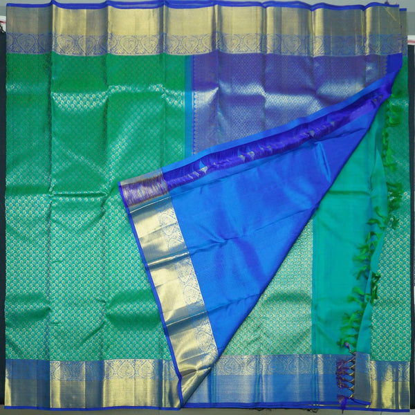 Jungle Green Kanchipuram Silk Saree with Blue Border & Zari Pallu - Vivaaha Silks & Sarees
