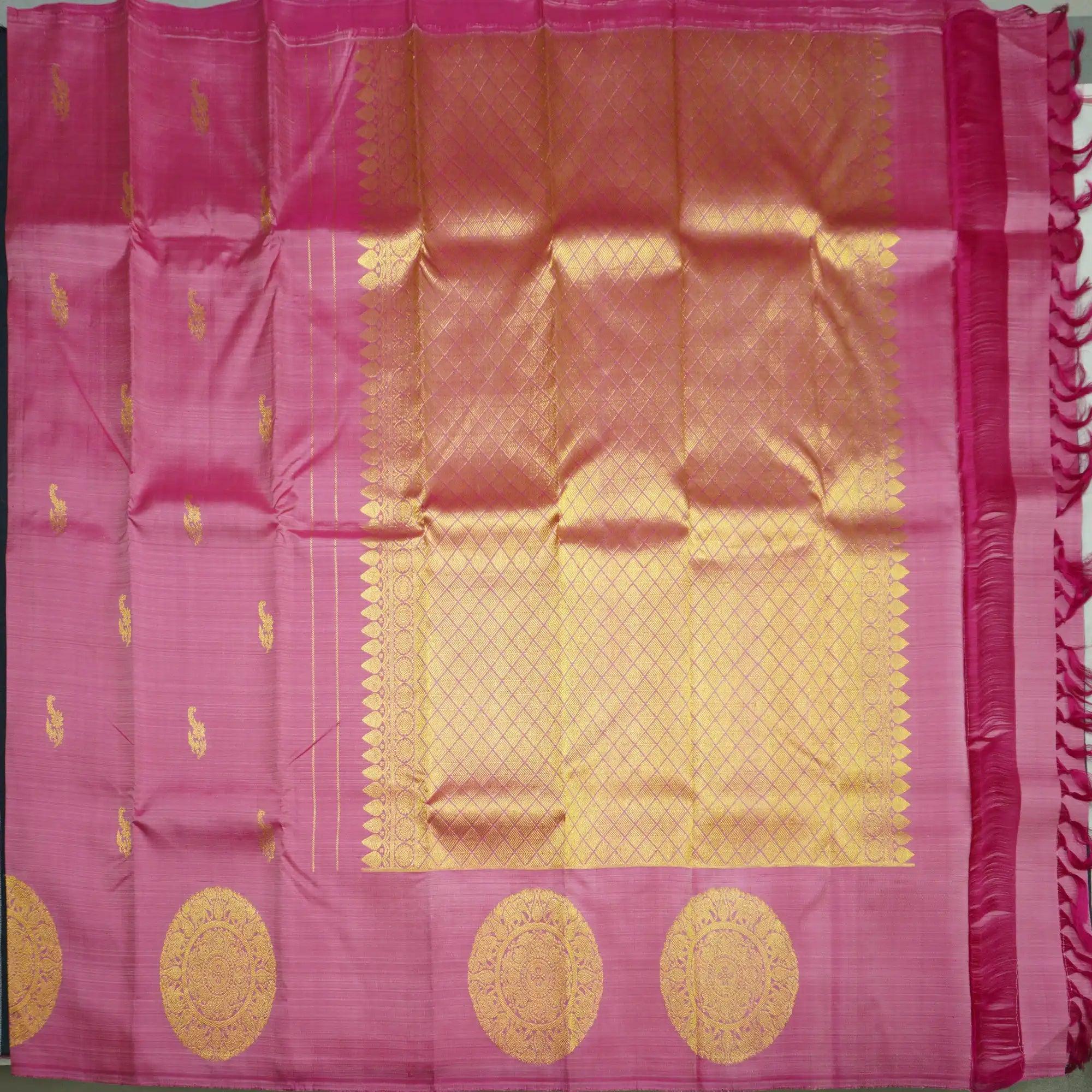 Pink Borderless Kanchipuram Silk Saree with Floral & Paisley Motifs
