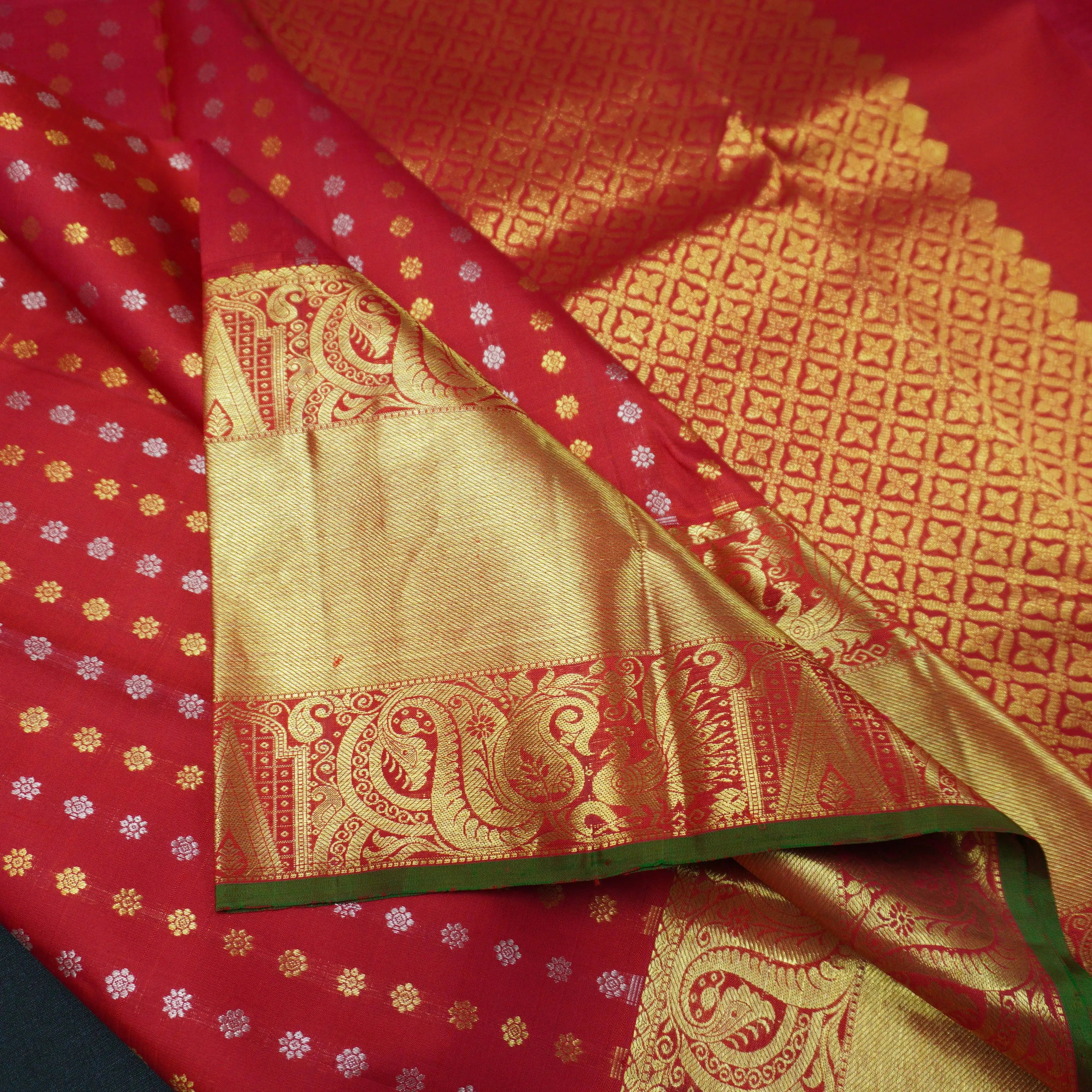 Chili Red Handloom Kanchipuram Silk Saree with Zari Brocade & Pallu
