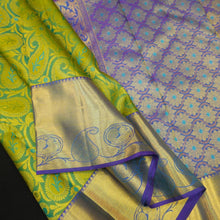 Load image into Gallery viewer, Bridal kanchipuram silk saree in pista green with contrast border
