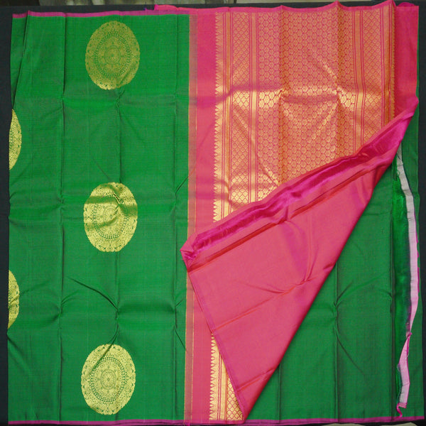 Bottle Green Kanchipuram Borderless Silk Saree